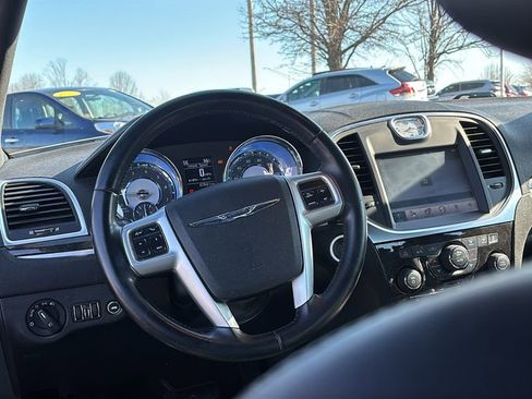 Used 2011 Chrysler 300 Limited image 13