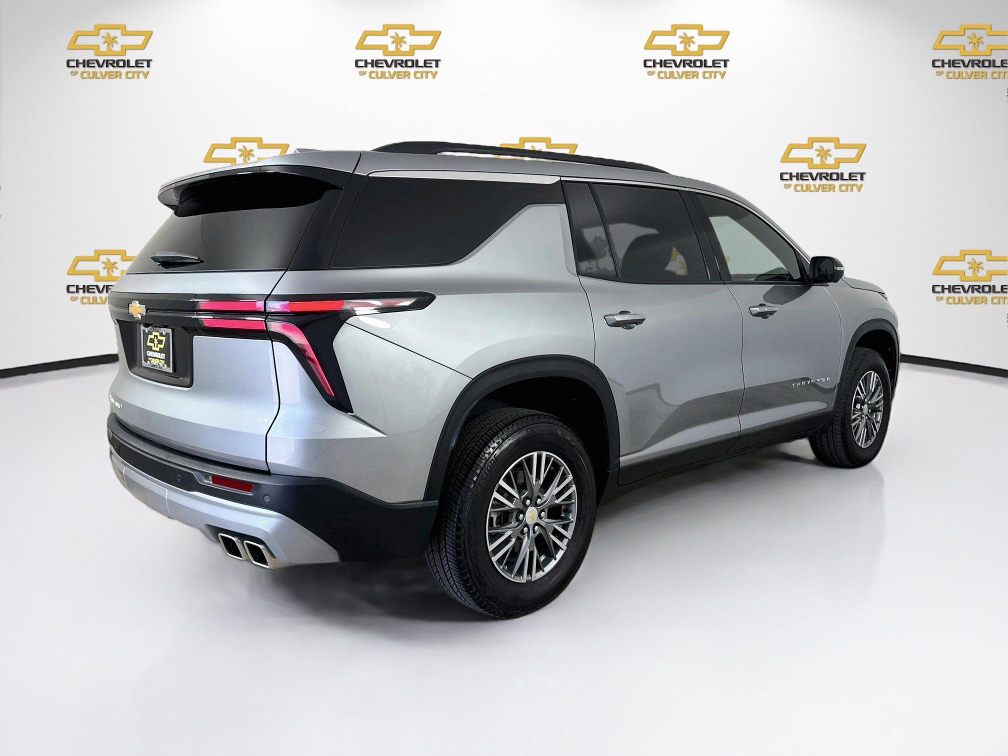 Used 2025 Chevrolet Traverse LT w/ Driver Confidence Package AWD/4WD image 8