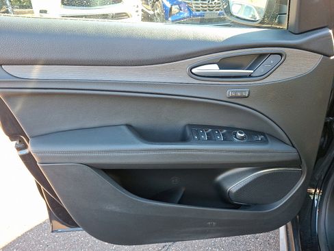 Used 2022 Alfa Romeo Stelvio Ti image 12
