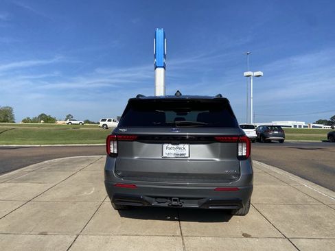 Used 2025 Ford Explorer ST-Line w/ ST-Line Street Pack AWD/4WD image 7
