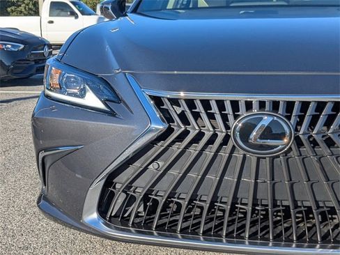 Used 2024 Lexus ES 350 w/ Premium Package image 11