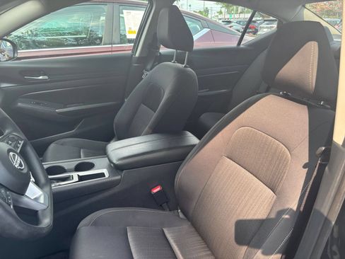 Used 2025 Nissan Altima 2.5 SV FWD image 22