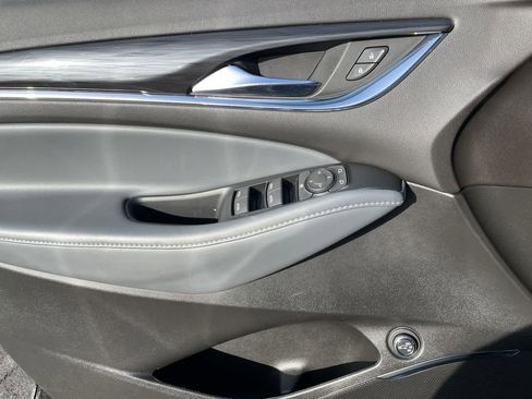 Used 2023 Buick Enclave Essence image 33