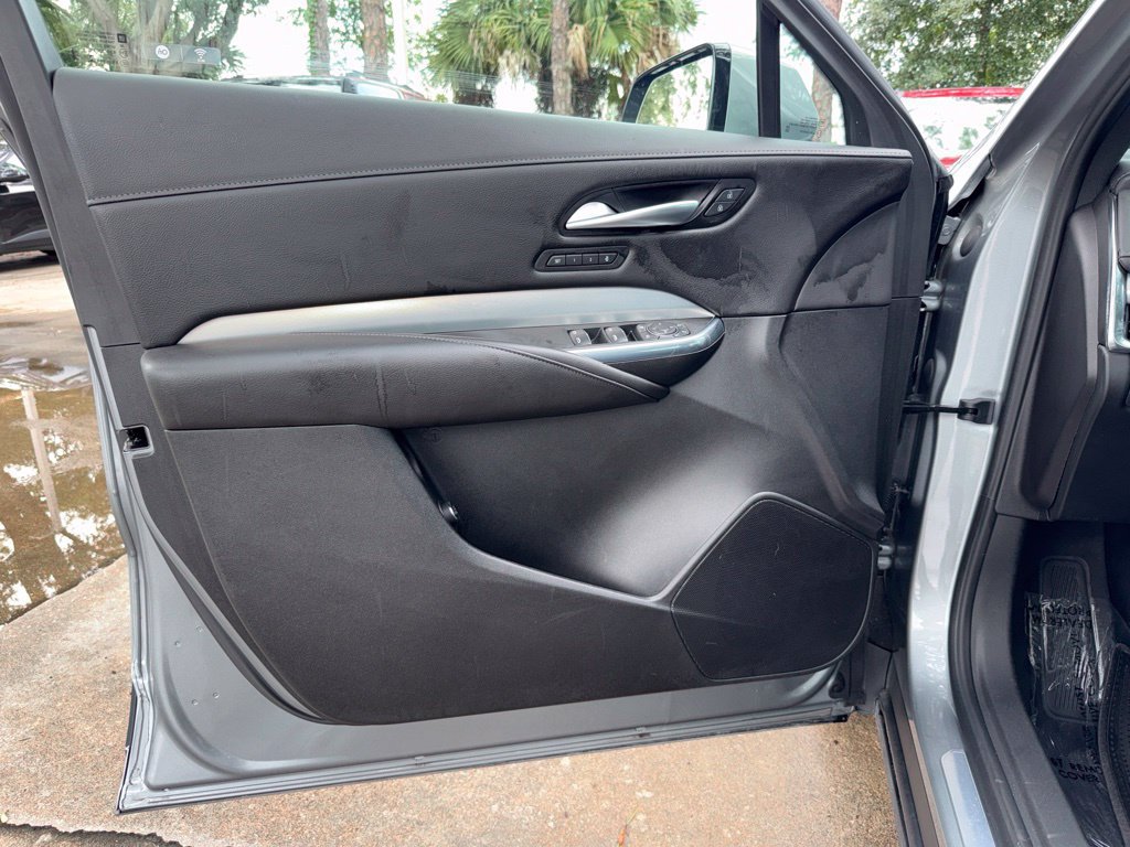 Used 2023 Cadillac XT4 Premium Luxury w/ Cold Weather Package FWD image 20