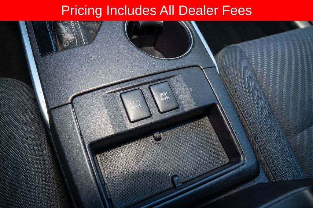 Used 2017 Toyota Camry LE FWD image 15