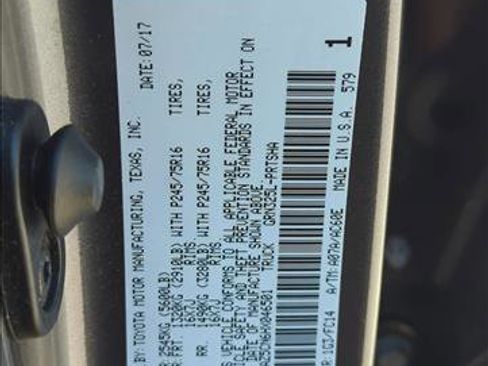 Certified 2017 Toyota Tacoma SR5 image 28