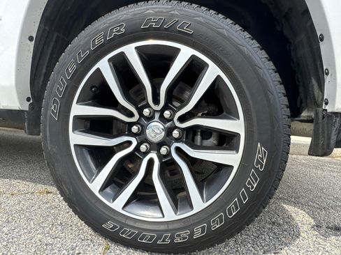 Used 2025 RAM 1500 Limited AWD/4WD image 17