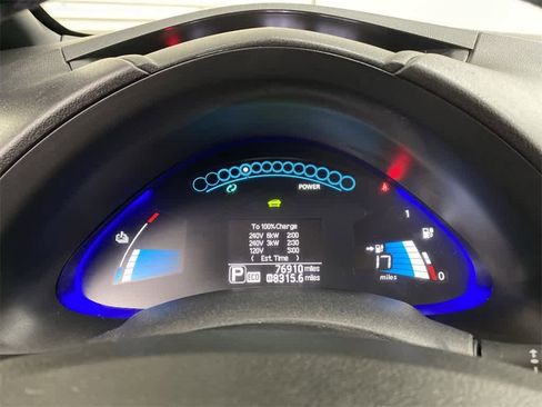 Used 2013 Nissan Leaf SL image 29