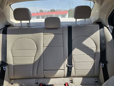 Used 2017 Mercedes-Benz C 300 4MATIC Sedan image 8