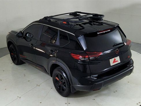 Certified 2025 Nissan Rogue SV image 21