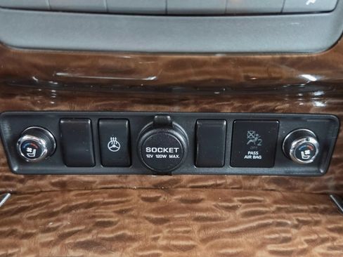 Used 2017 Nissan Armada Platinum w/ Captain Seat Package AWD/4WD image 31