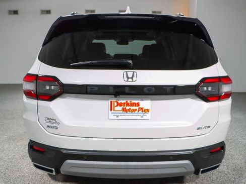 Used 2024 Honda Pilot Elite image 8