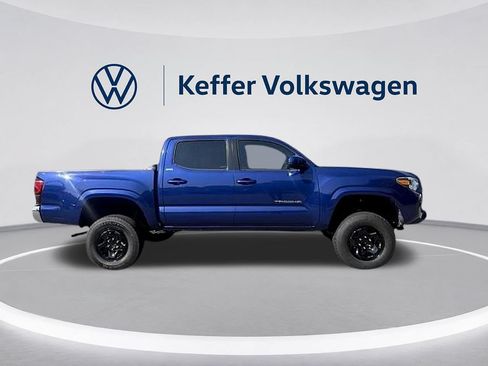 Used 2022 Toyota Tacoma SR5 RWD image 6