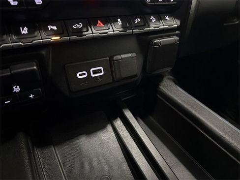 Used 2022 GMC Sierra 3500 AT4 w/ AT4 Preferred Package image 29