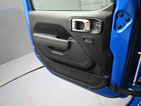 Used 2026 Jeep Wrangler Sport AWD/4WD image 11