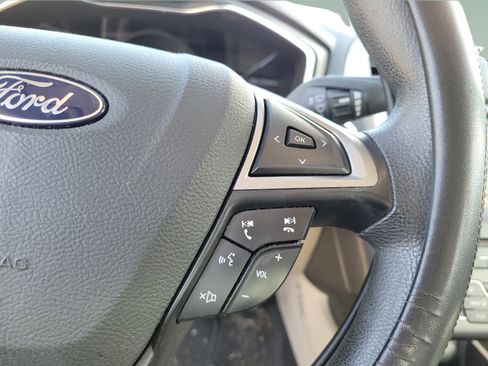 Used 2018 Ford Fusion SE FWD image 22