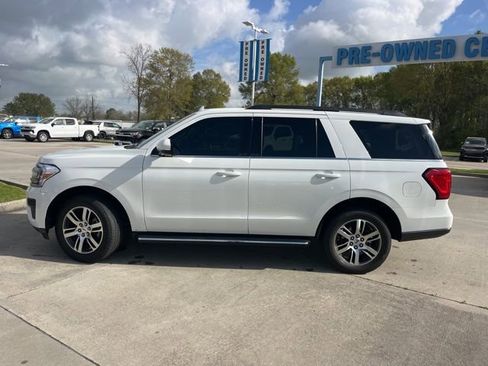 Used 2022 Ford Expedition XLT image 3