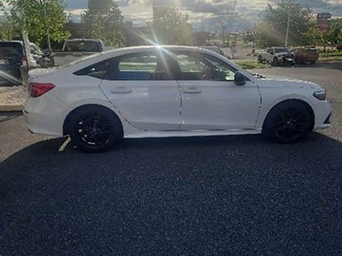 Used 2024 Honda Civic Sport image 6