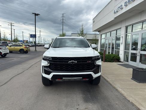 Used 2024 Chevrolet Suburban Z71 w/ Luxury Package image 7