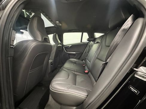Used 2018 Volvo V60 T6 R-Design Platinum AWD/4WD image 14