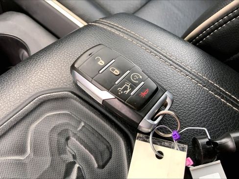 Used 2021 RAM 1500 Laramie image 15