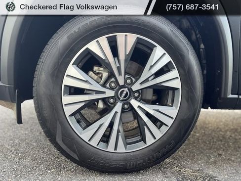 Used 2023 Nissan Rogue SV image 11