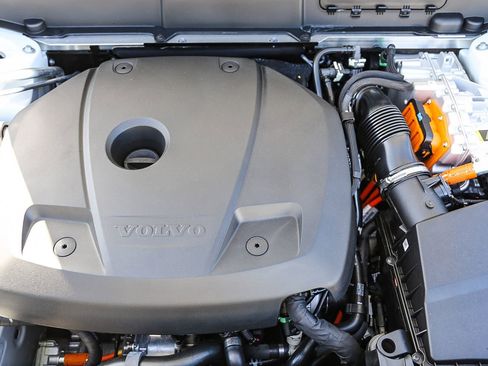 New 2026 Volvo XC60 T8 Plus w/ Climate Package PRO image 53