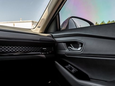 Used 2025 Honda Accord Touring image 33