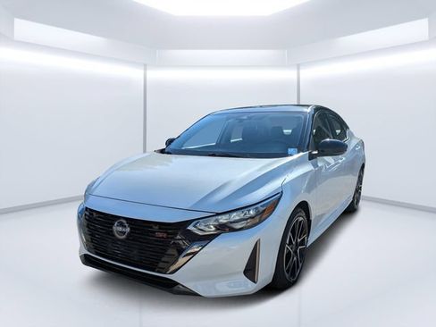 Used 2025 Nissan Sentra SR FWD image 7