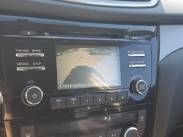Used 2016 Nissan Rogue SV AWD/4WD image 28