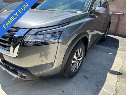 Used 2023 Nissan Pathfinder SL