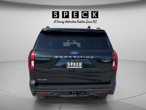 Certified 2025 Ford Expedition Active AWD/4WD image 4