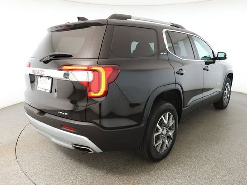 Used 2023 GMC Acadia SLE w/ Driver Convenience Package image 4