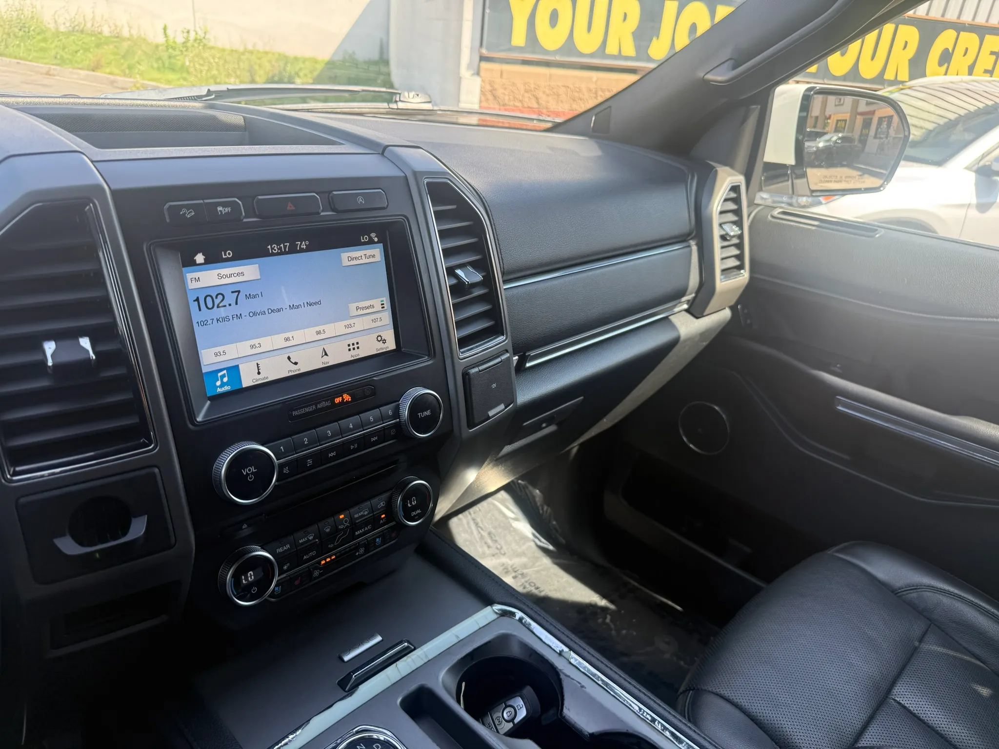 Used 2018 Ford Expedition Max XLT w/ Equipment Group 202A AWD/4WD image 11