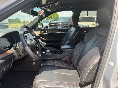 Used 2023 Jeep Grand Cherokee L Summit w/ Advanced Protech Group IV AWD/4WD image 15