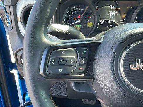 Used 2024 Jeep Wrangler Unlimited w/ Convenience Group image 25