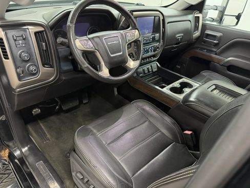 Used 2018 GMC Sierra 2500 Denali w/ Duramax Plus Package AWD/4WD image 59