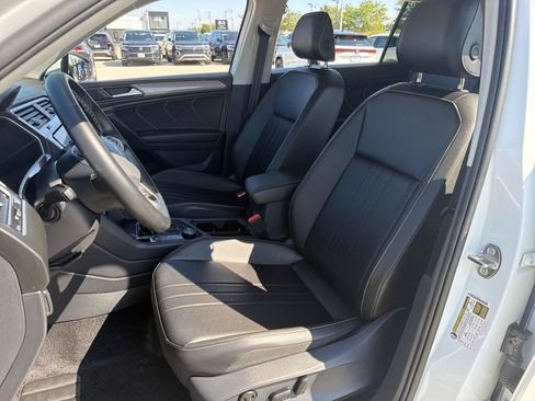 Used 2024 Volkswagen Tiguan SE AWD/4WD image 7