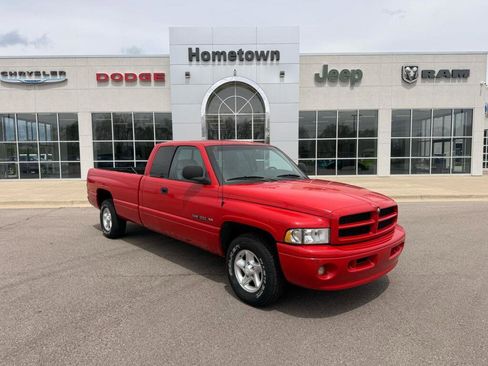 Used 2001 Dodge Ram 1500 Truck 2WD Quad Cab image 1