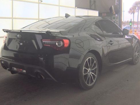 Used 2019 Toyota 86 image 9