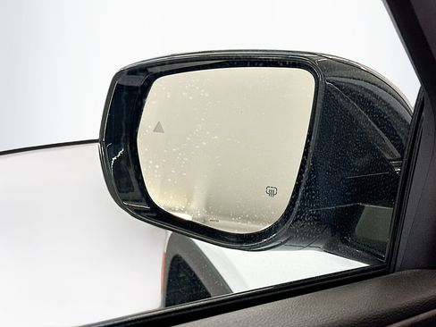 Used 2023 Jeep Grand Cherokee Limited image 16