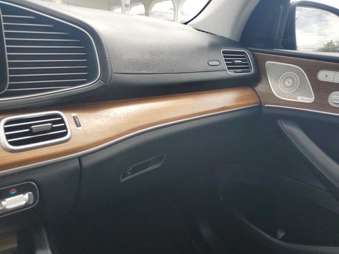 Used 2024 Mercedes-Benz GLS 450 4MATIC image 25