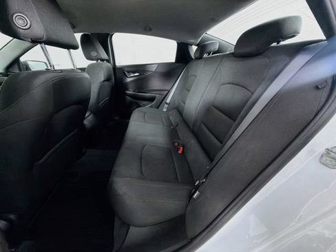 Used 2022 Chevrolet Malibu LS FWD image 23