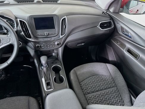 Used 2024 Chevrolet Equinox LT FWD image 25