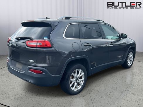 Used 2016 Jeep Cherokee Latitude FWD image 5
