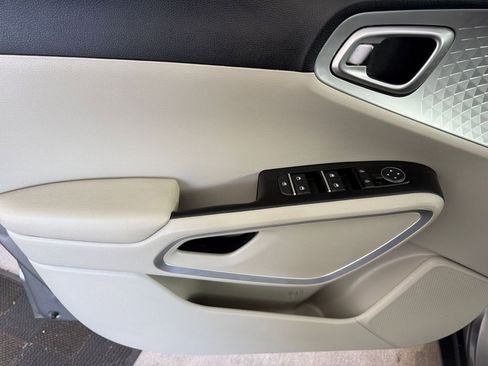 Used 2025 Kia Soul LX w/ Option Group 015 image 20