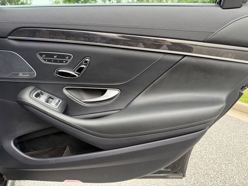 Used 2020 Mercedes-Benz S 560 Sedan image 46