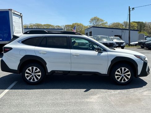 Certified 2024 Subaru Outback Premium AWD/4WD image 8