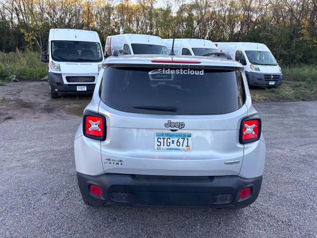 Used 2017 Jeep Renegade Latitude w/ Cold Weather Group AWD/4WD image 7