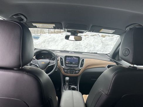 Used 2023 Chevrolet Equinox Premier image 24